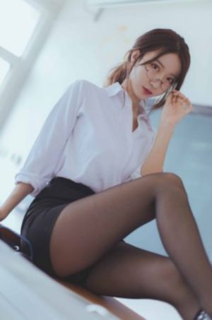 和寡妇岳疯狂做爰风流诊所